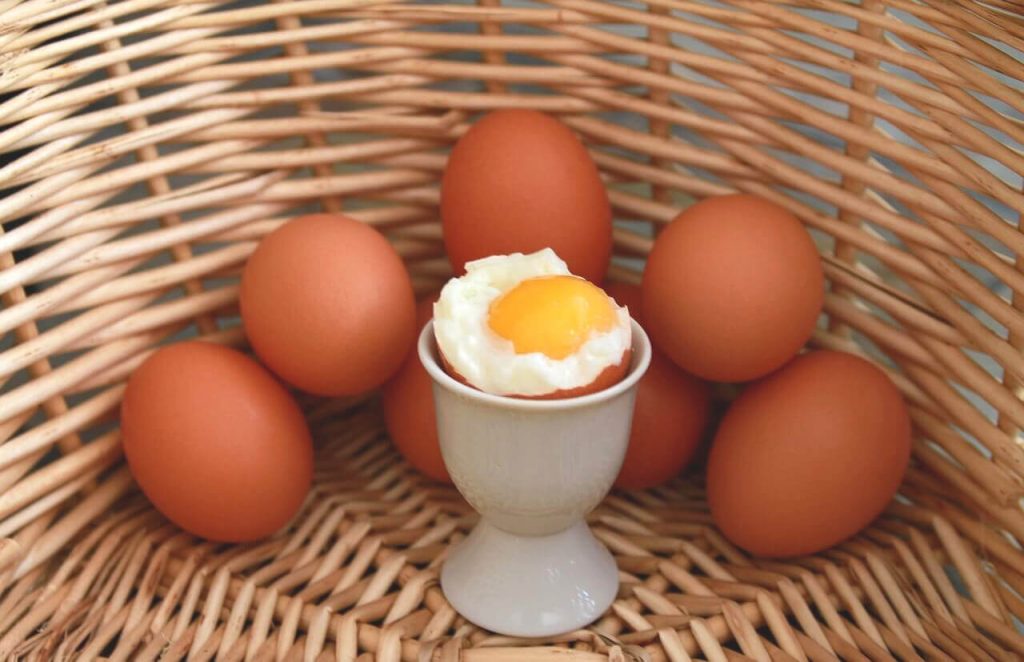 Vajce na mäkko (ako dlho treba variť vajcia na mäkko a na hniličku)